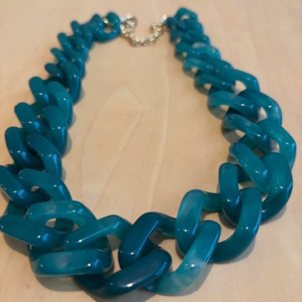 Acrylic chunky necklace